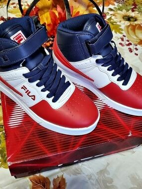 Kids (2.5)Fila Vulc 13 Mid Plus Red & Blue High-Top Sneakers NWOT